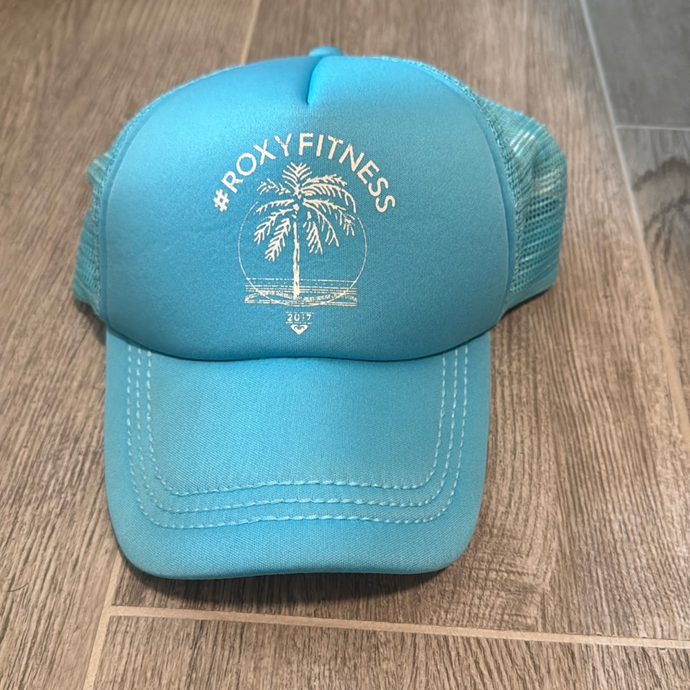 Roxy fitness hat